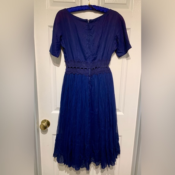 Vintage Rare ladies blue short sleeve chiffon dress with back zipper and lace - Picture 3 of 10